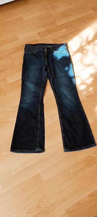 Damskie dzwony jeans Levi's