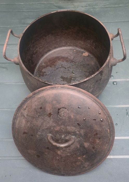 Tachos antigos em ferro