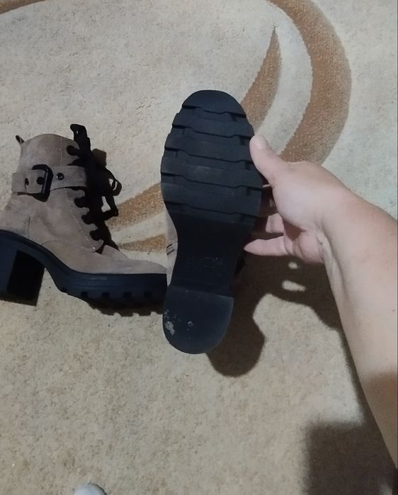 Жіночі черевики !