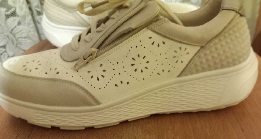 Bardzo wygodne buty dla kobiety