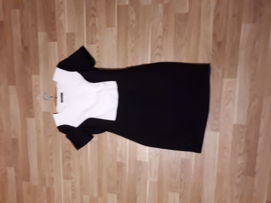 Sukienka Reserved biało czarna rozmiar 40