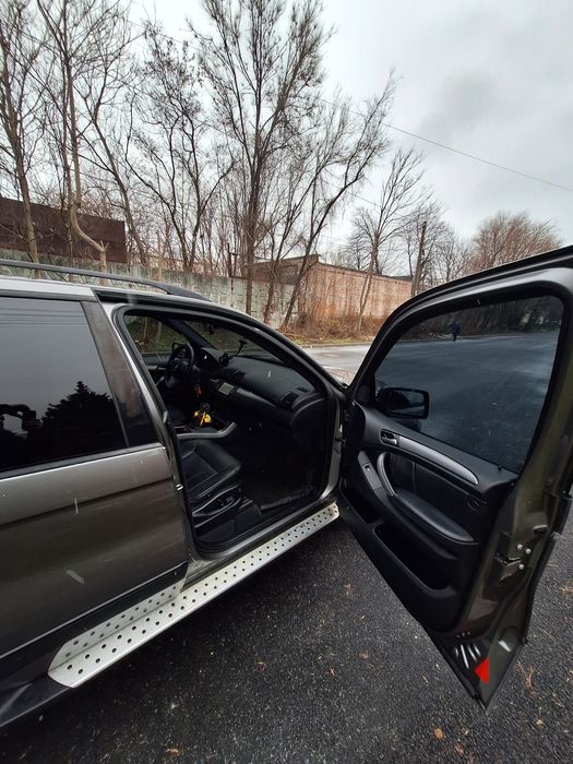 Продам BMW X5 E53