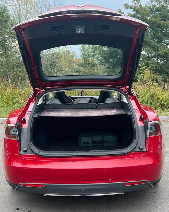 TESLA MODEL S (продаж)
