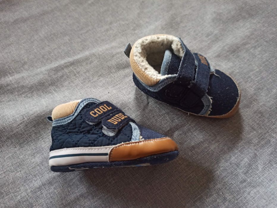 Buciki niemowlęce Primark na rzep