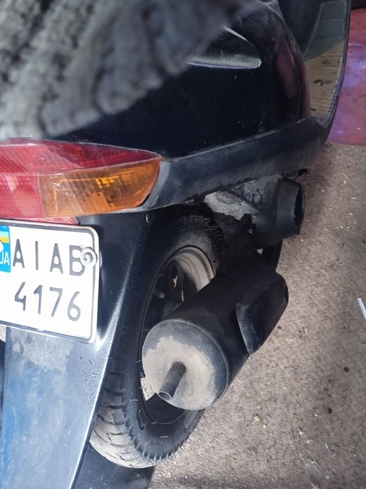 Продам скутер срочно всі питання по телефону не заводиться