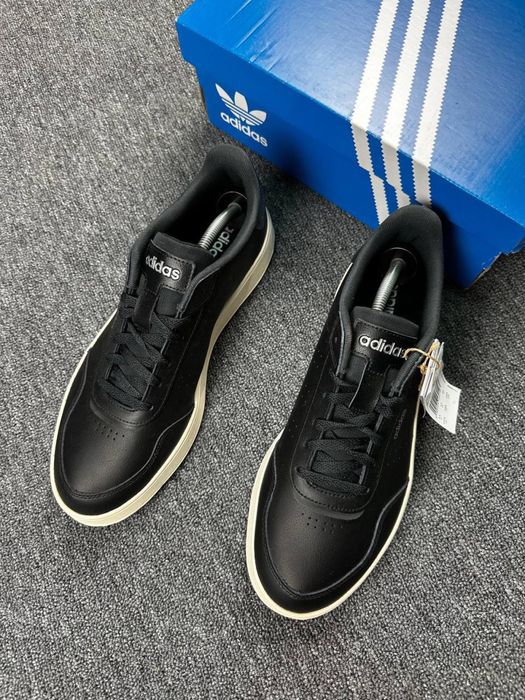 Новые кроссовки Adidas оригинал Размер 46