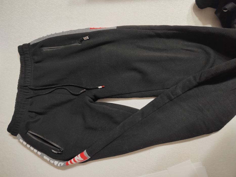 Przedam Spodnie dresowe