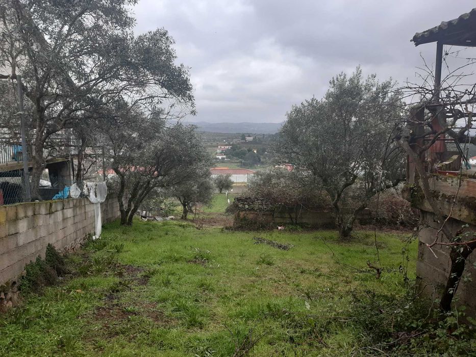 Casa aldeia para restauro