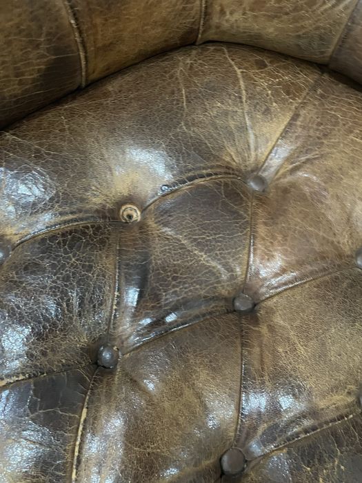 Sofas em pele antigos