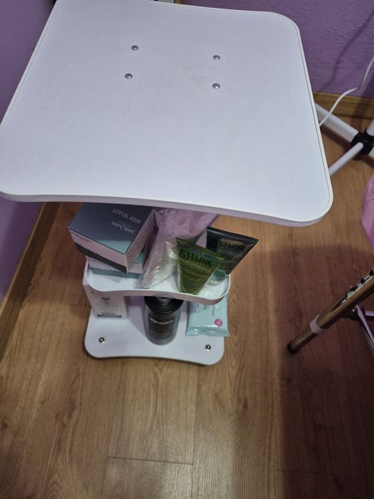 Carrinho de rodas para estética como novo