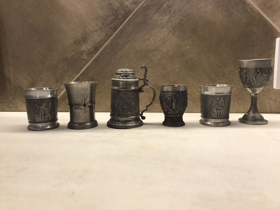 Колекція вінтажних чаш