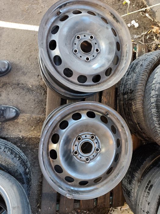 Диски 16. 5*112. DIA 57.1 Стан нових. Ковпаки ідеал.