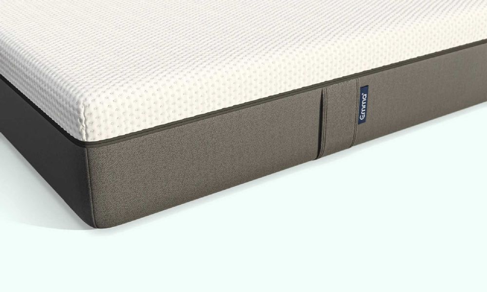 Cama, colchão Emma e cómoda