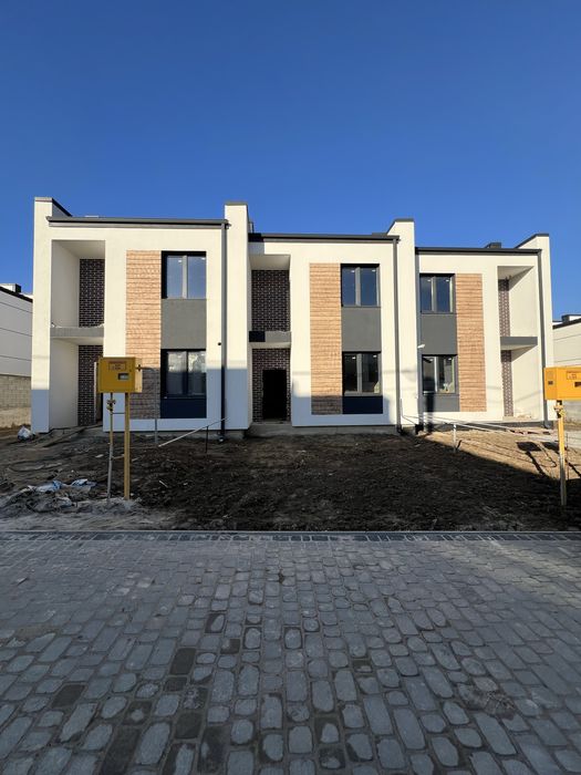 Продаж котеджа з газом та підключеними міськими комунікаціями