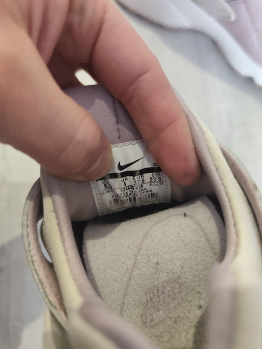 Кросівки Nike для дівчинки