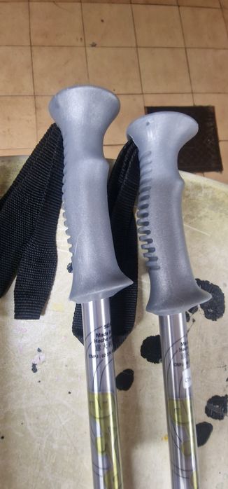 Skis ROSSIGNOL, bastoes e saco