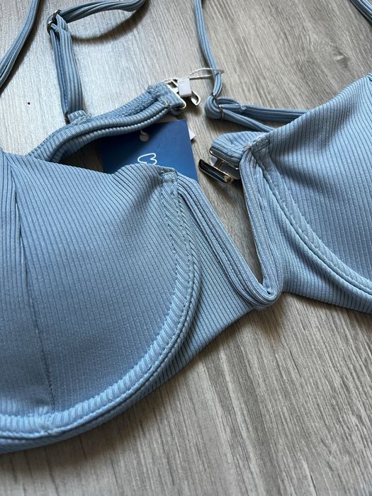 Купальник, новий, вказано розмір С, але по факту більший.