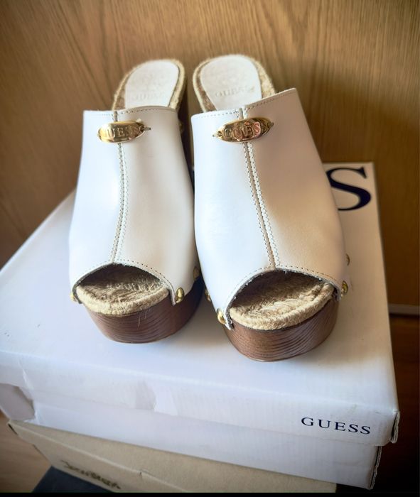 Sandálias/Socas Brancas Guess T39