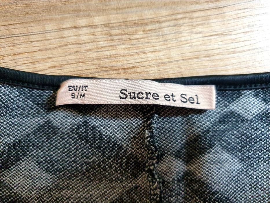 Casaco preto e branco da marca Sucre et Sel