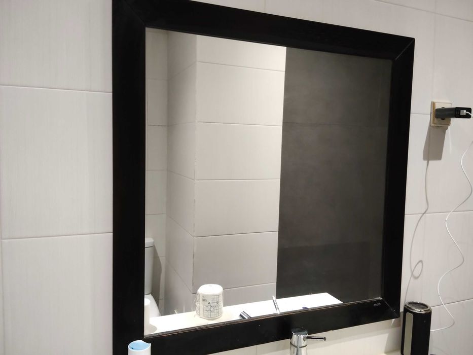 Espelho WC com barra preta da MDM