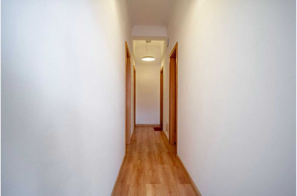 Quarto c/ WC priva. Monte da Caparica - Perto de Faculdades FCT e Egas