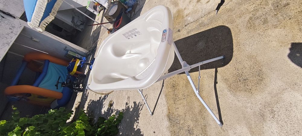 Banheira de Bebé Ergonómica Jané com Suporte/Tripé Dobrável