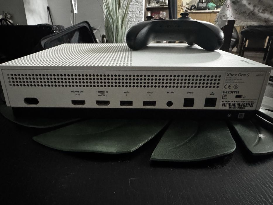 Xbox One S 1TB + Nowy Pad Series X