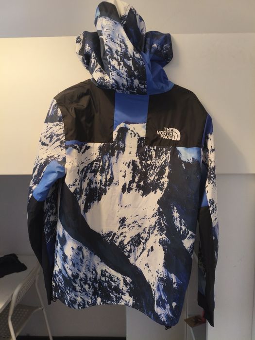Casaco NorthFace x Supreme