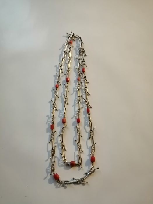 Orno łańcuszek z koralami