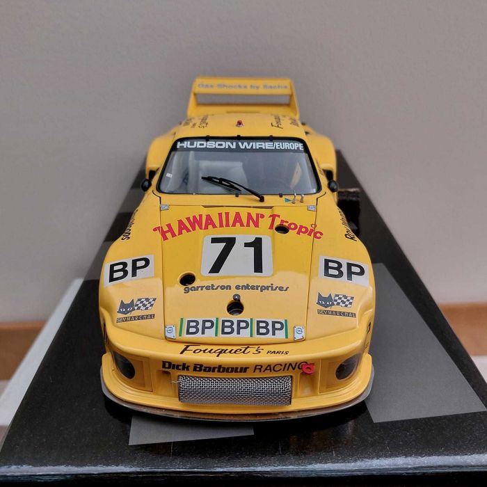 Miniatura Porsche 935 #71 Hawaiian Tropic Le Mans 1979 EXOTO 1:18