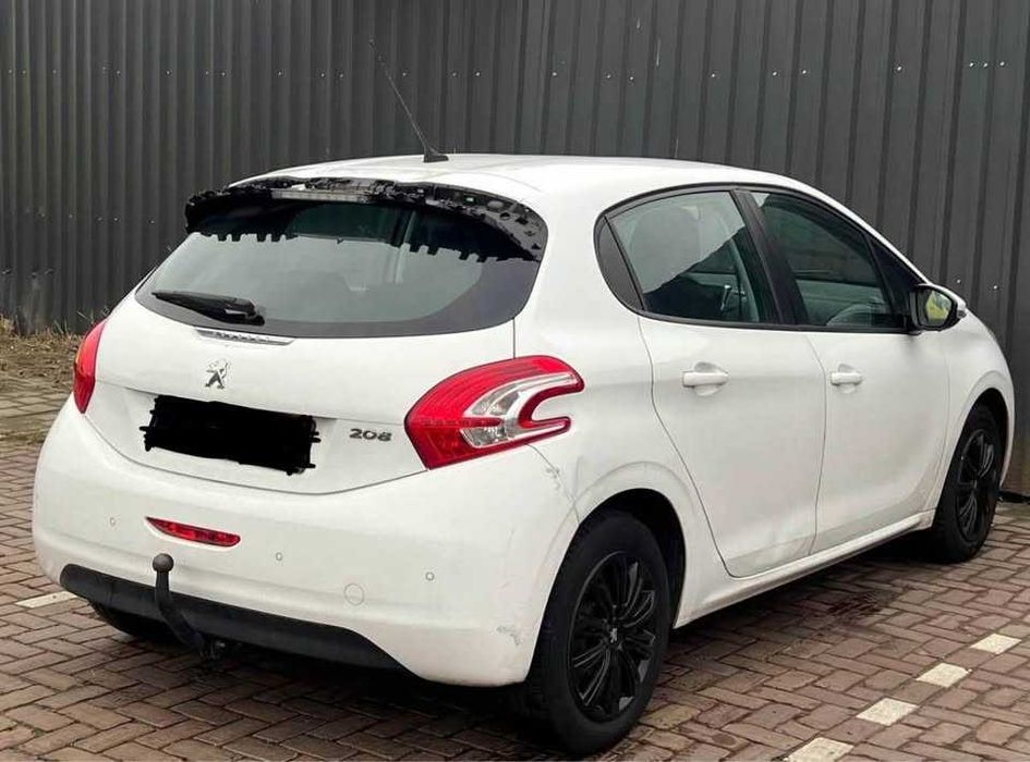 Peugeot 208 — fotografia 3