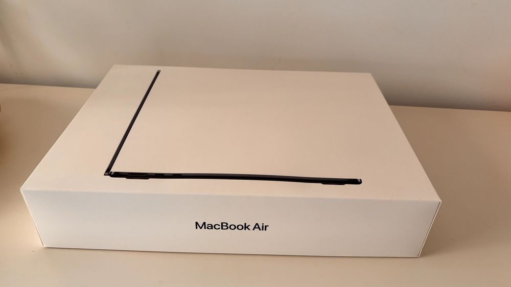 MacBook Air 13'' | 2025,M4,10-core, 16GB, 2TB SSD - NOVO e SELADO!