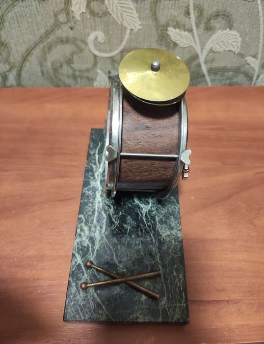 Продам часы молния "БАРАБАН"