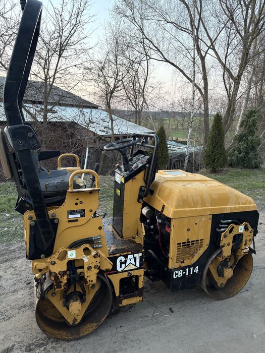 Walec drogowy cat cb114 możliwość wynajęcia Zagęszczarka