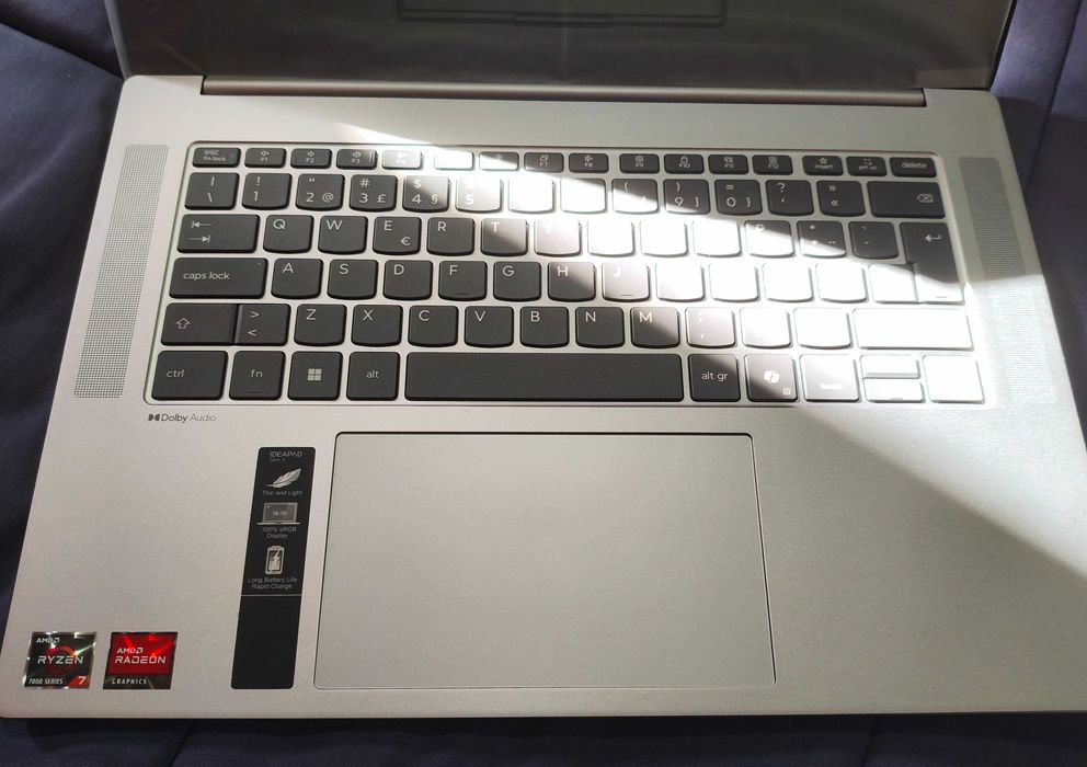 Portátil Lenovo 32GB RAM Novo