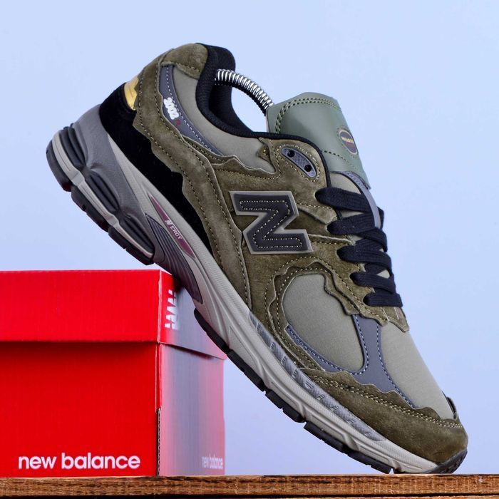 (1992) Чоловічі Кросівки New Balance 2002R колір хакі (41-46) нб NB
