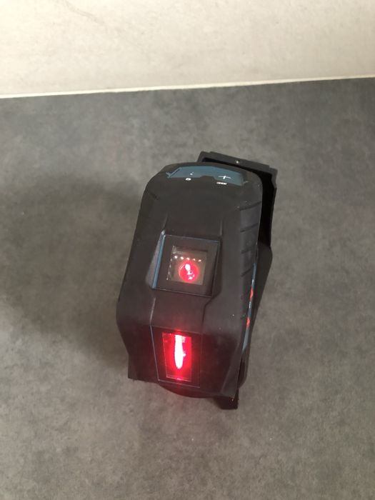 Лазерний лінійний нівелір Bosch GCL 2-15