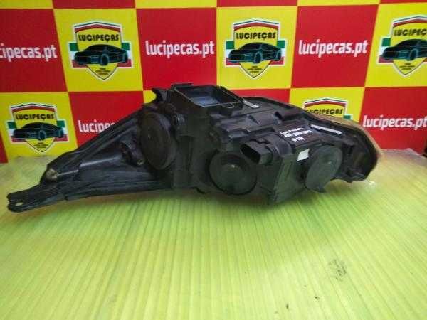 Otica Direita FORD FOCUS III | 103016