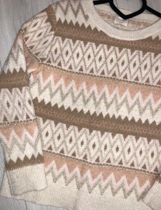 Zimowy sweterek we wzory