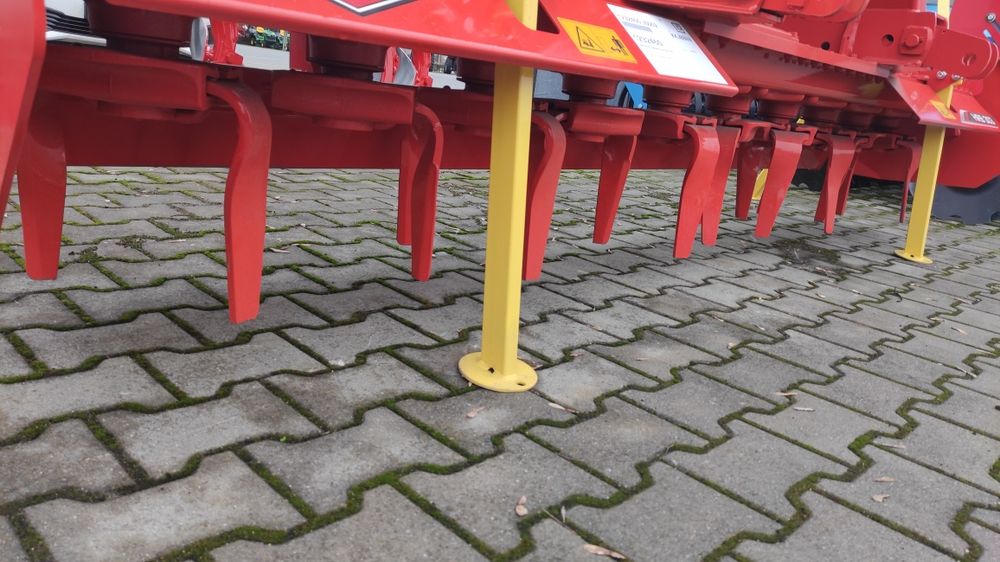 Brona aktywna obrotowa KUHN HRB 303 D wał packera