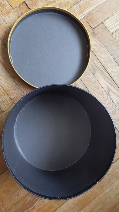 Коробка подарочная круглая декор