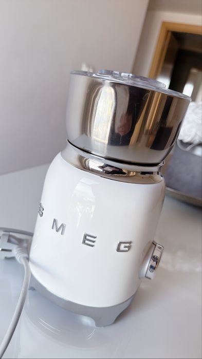 Batedor de leite smeg