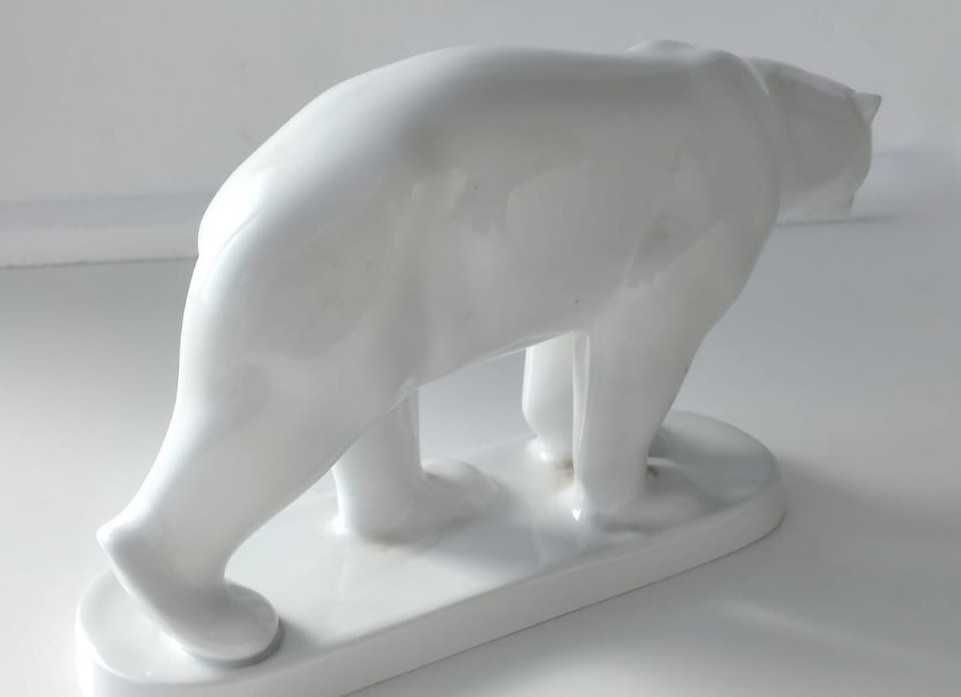 Esplendorosa Escultura de Urso, KPM Berlin, marcada, Blanc de Chine