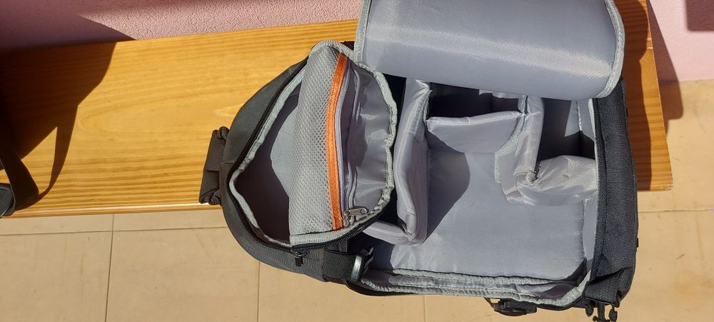 Mochila da marca MITSAI
 Cor cinz