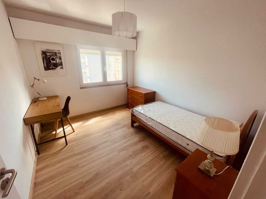 Quarto para arrendar a estudantes/professoras