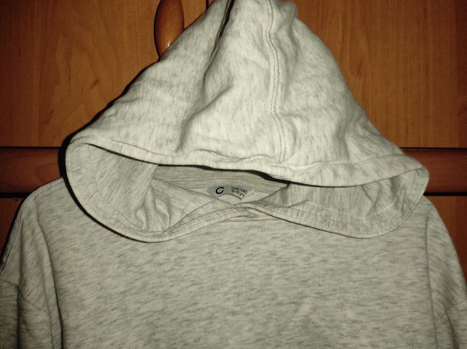 Dres bluza i spodnie. Siwa bluza z kapturem r. 134-140