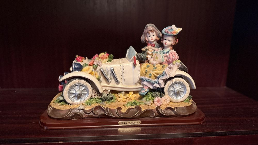 Vintage R&F coleção  - carro com menina e menino