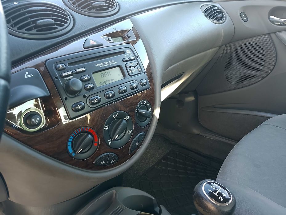 Ford Focus só 169000 KMS ,1.6 Ghia, 100 CV, inspeção até Junho de 2027.