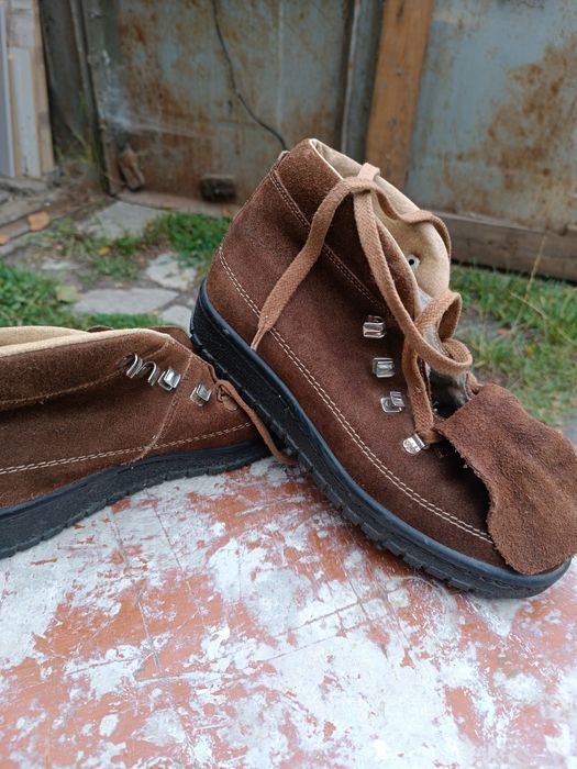 Продам чоловічі ботінки 1000гр