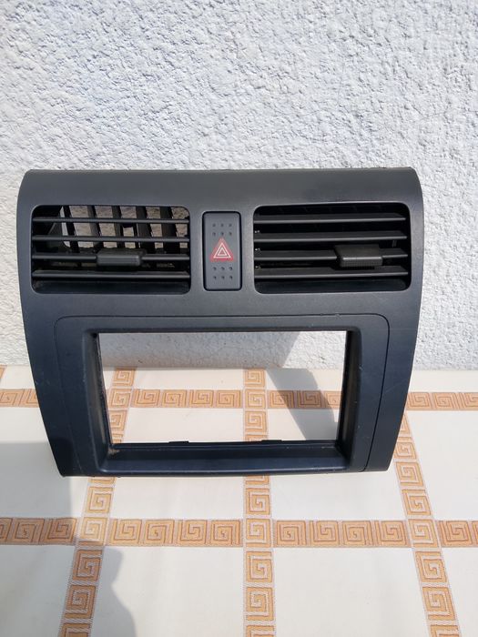 Ramka nawiewu Ramka pod radio Suzuki Swift 2004-2010r